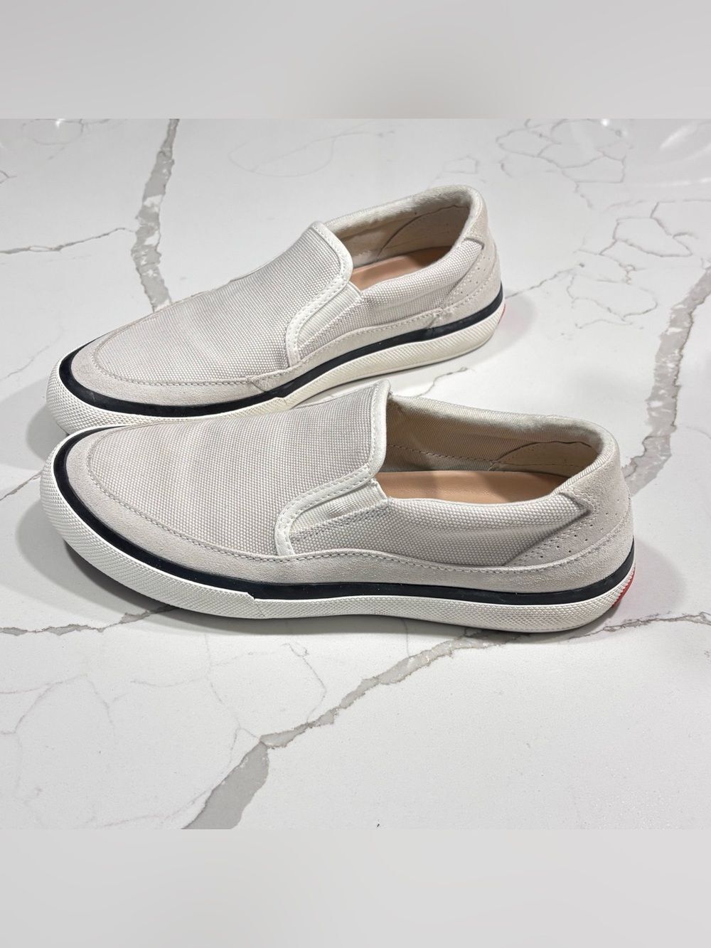 Clarks Aceley Step Slip-On Fashion Sneakers Flats White Black Trim Women’s 8.5